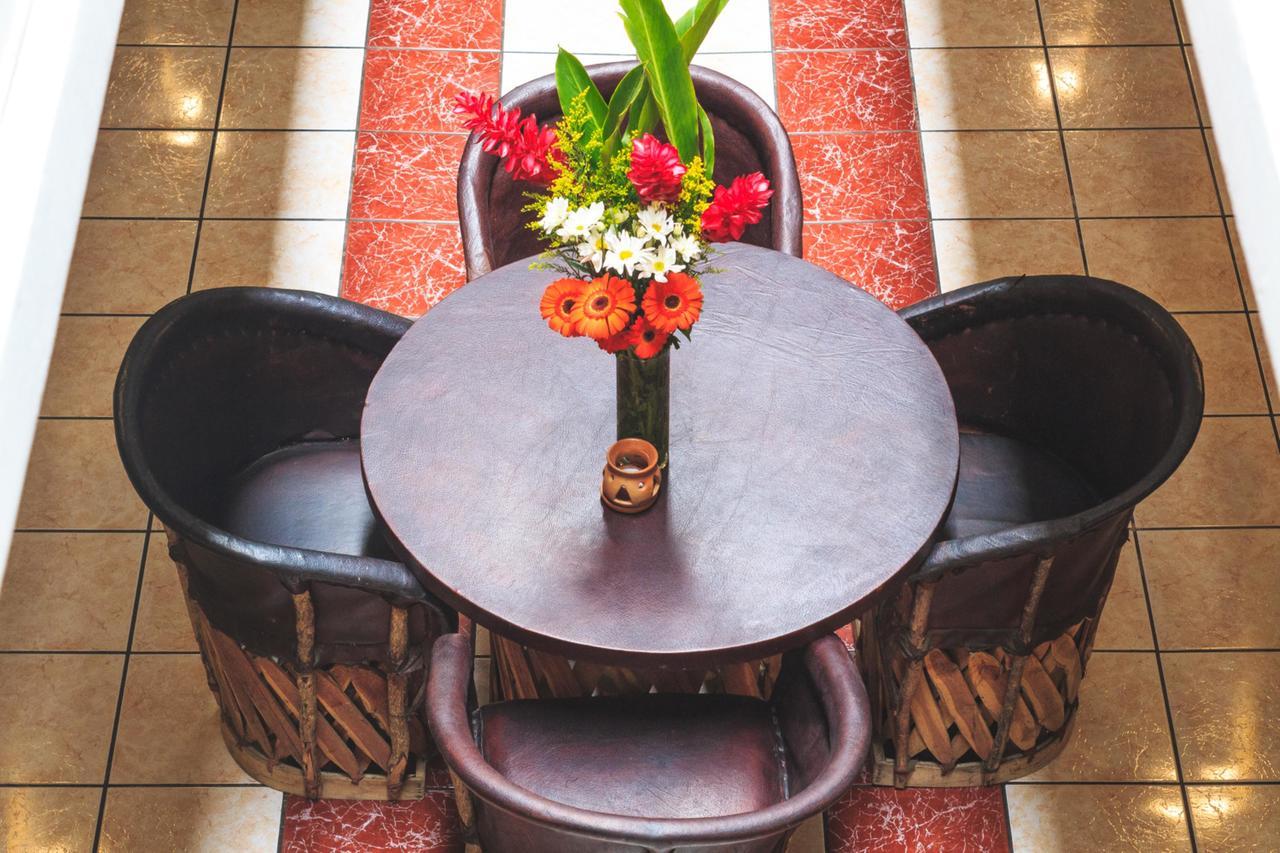 Hotel Casa Santa Lucia Antigua ภายนอก รูปภาพ